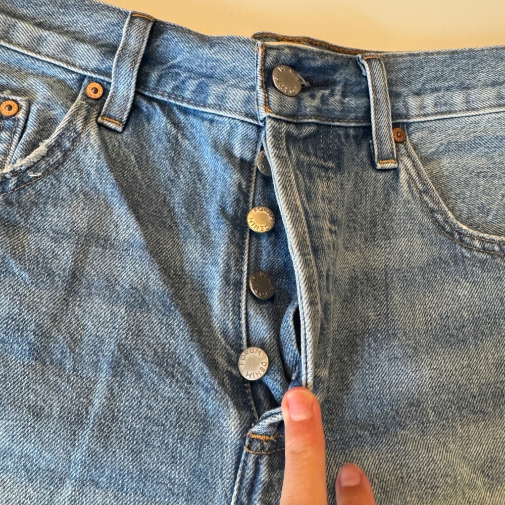 Denim Forum The 90s Vintage Cut-Off Denim Shorts Light Wash Blue Size 29 - Picture 4 of 5
